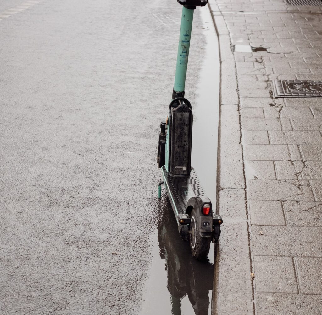 E-Scooter in rain
