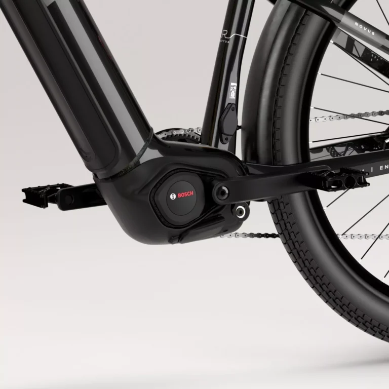 Raleigh Novus - Derailleur Gear Electric Bike 13 Raleigh Novus - Derailleur Gear Derailleur Motor